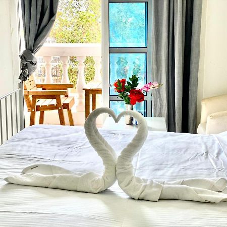 Comfortable Private Rooms In Compound Housing 迪拜 外观 照片