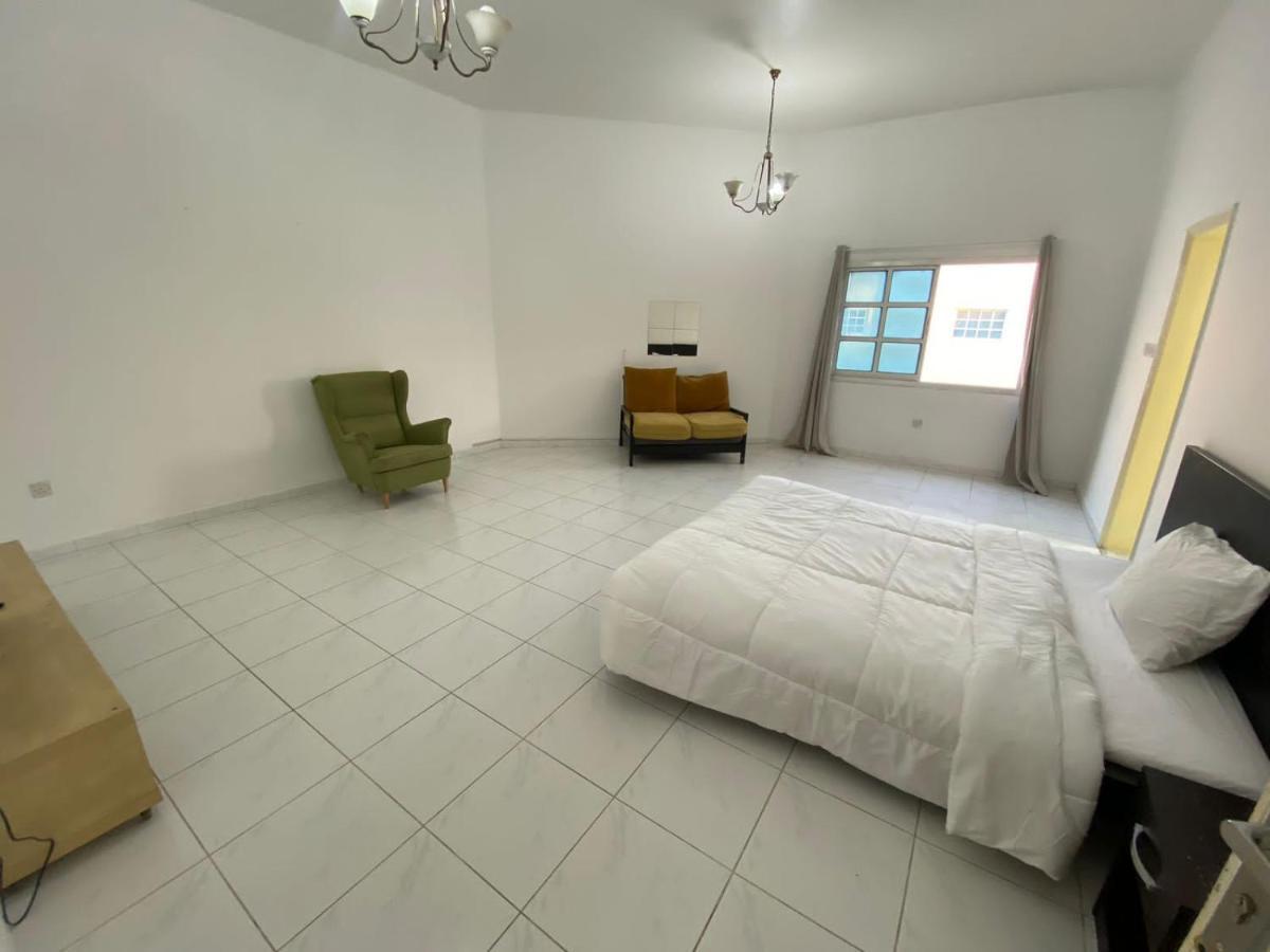 Comfortable Private Rooms In Compound Housing 迪拜 外观 照片
