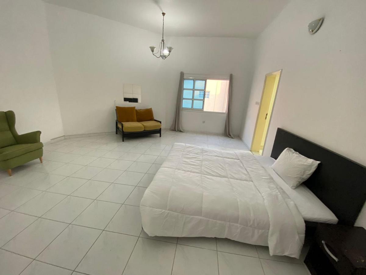 Comfortable Private Rooms In Compound Housing 迪拜 外观 照片