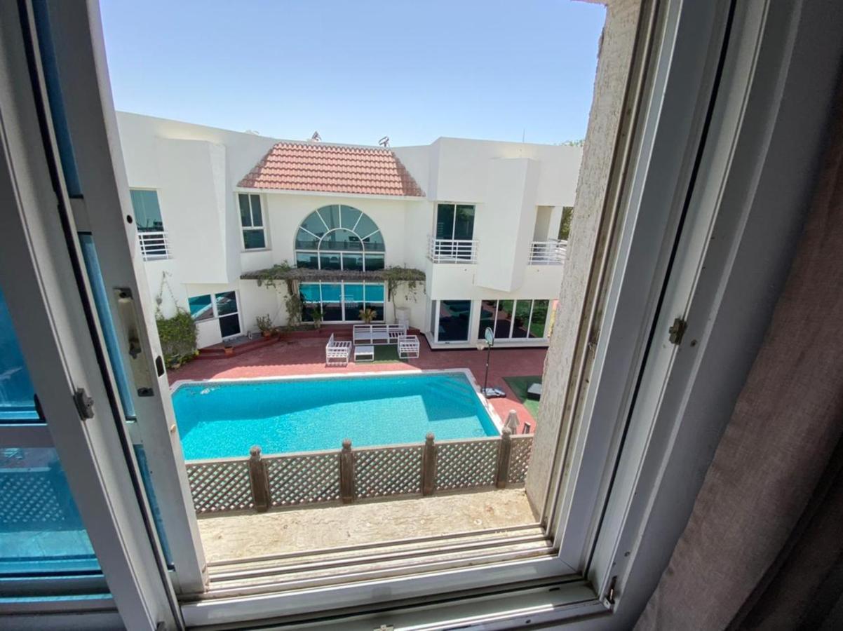 Comfortable Private Rooms In Compound Housing 迪拜 外观 照片
