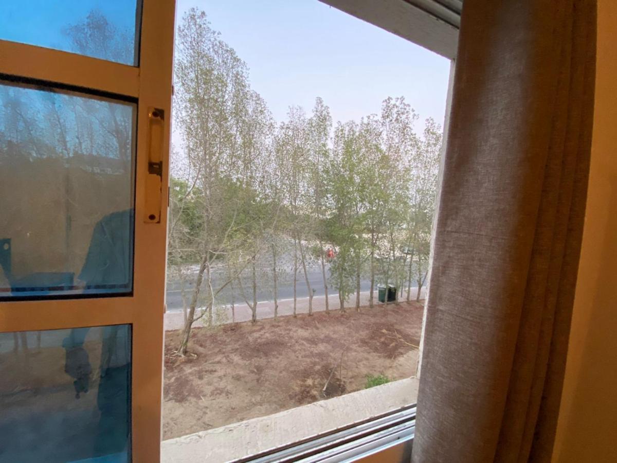 Comfortable Private Rooms In Compound Housing 迪拜 外观 照片