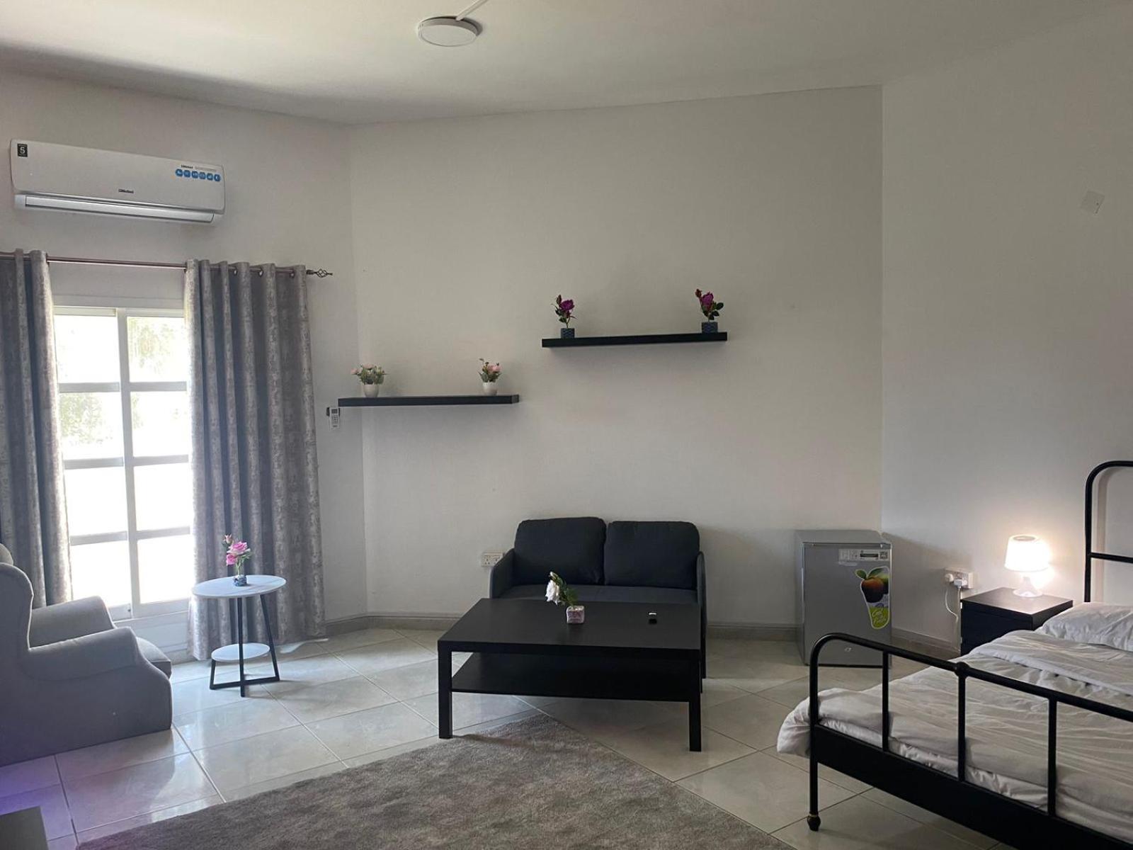 Comfortable Private Rooms In Compound Housing 迪拜 外观 照片
