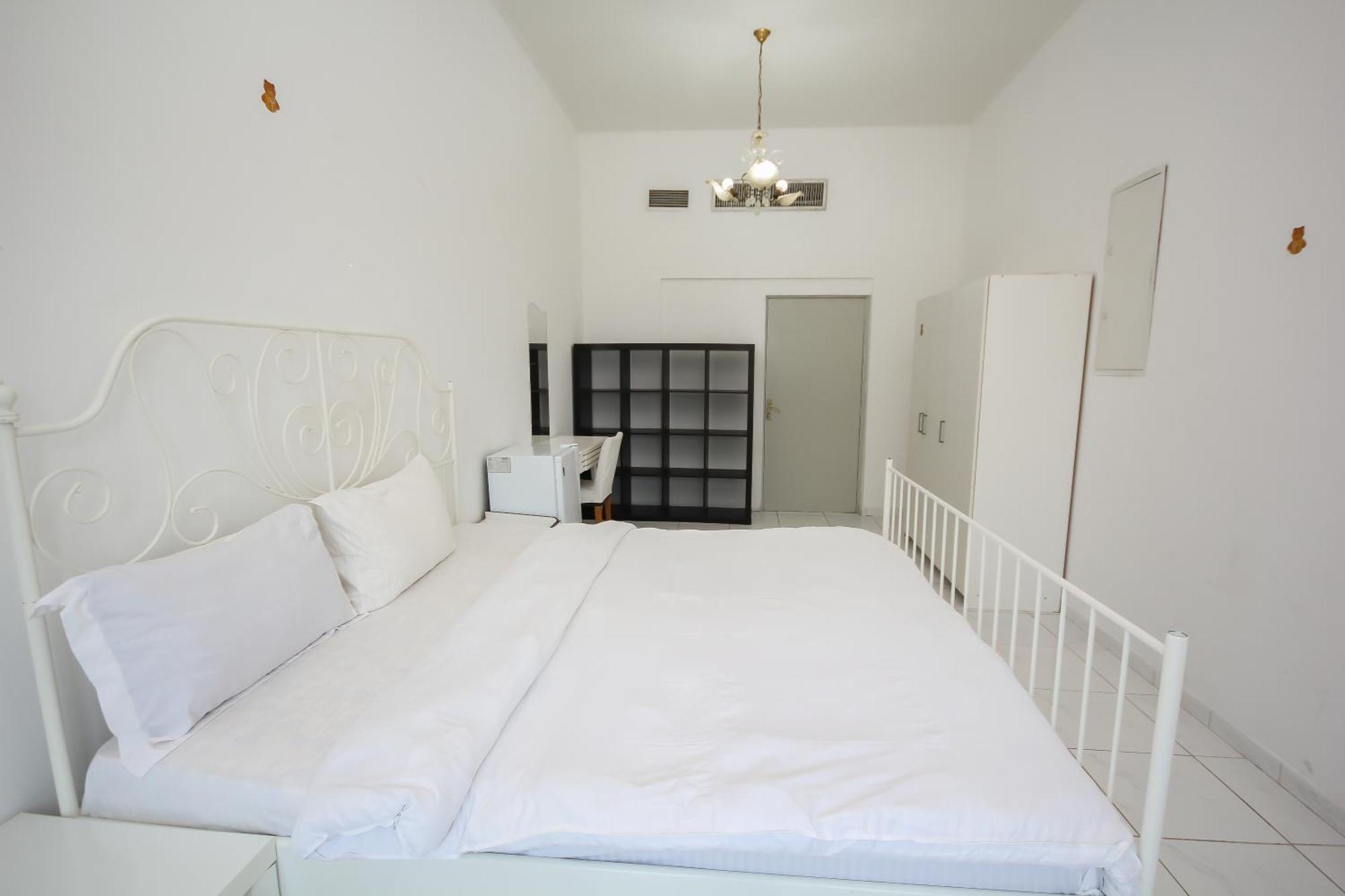 Comfortable Private Rooms In Compound Housing 迪拜 外观 照片
