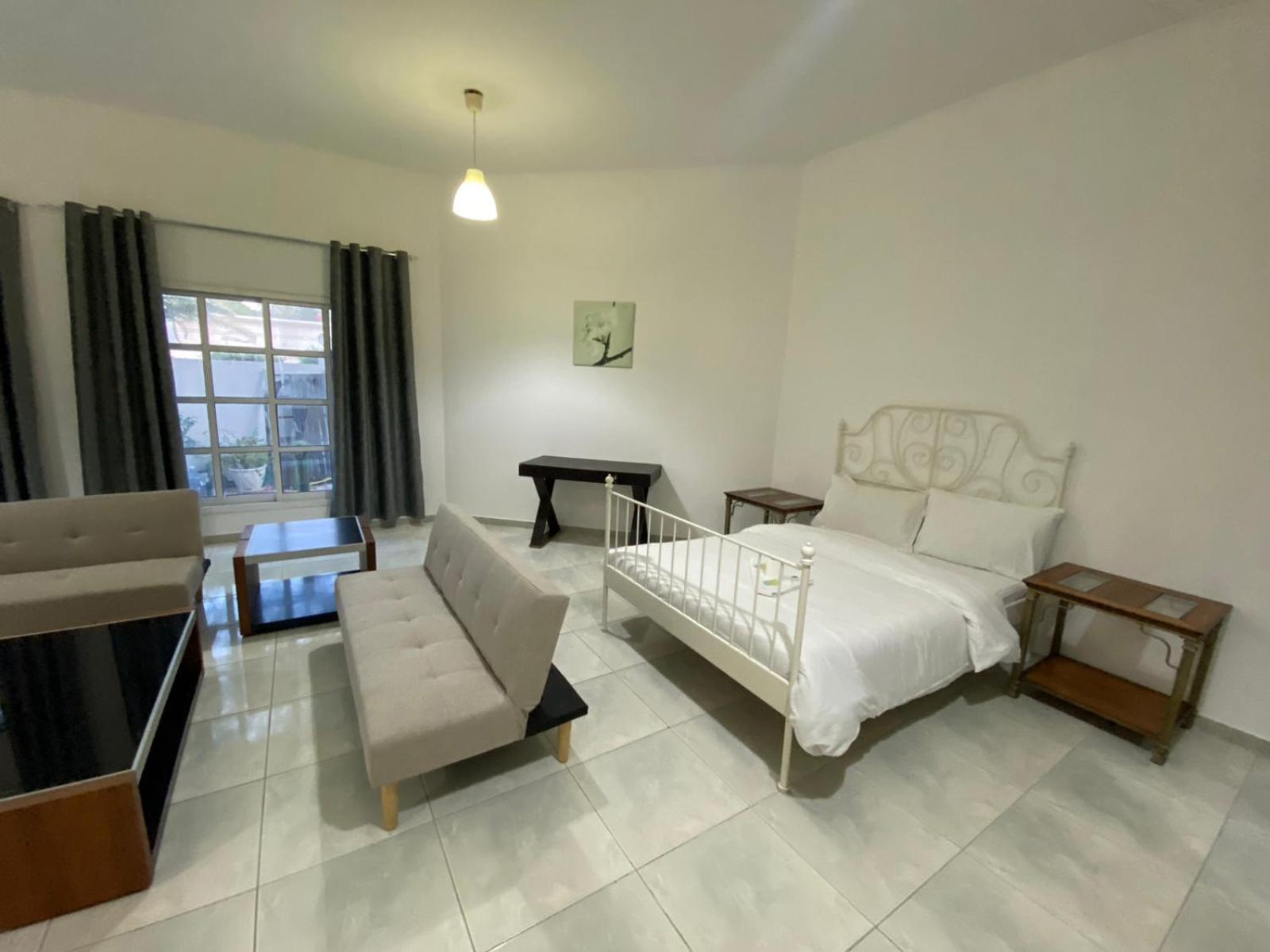Comfortable Private Rooms In Compound Housing 迪拜 外观 照片