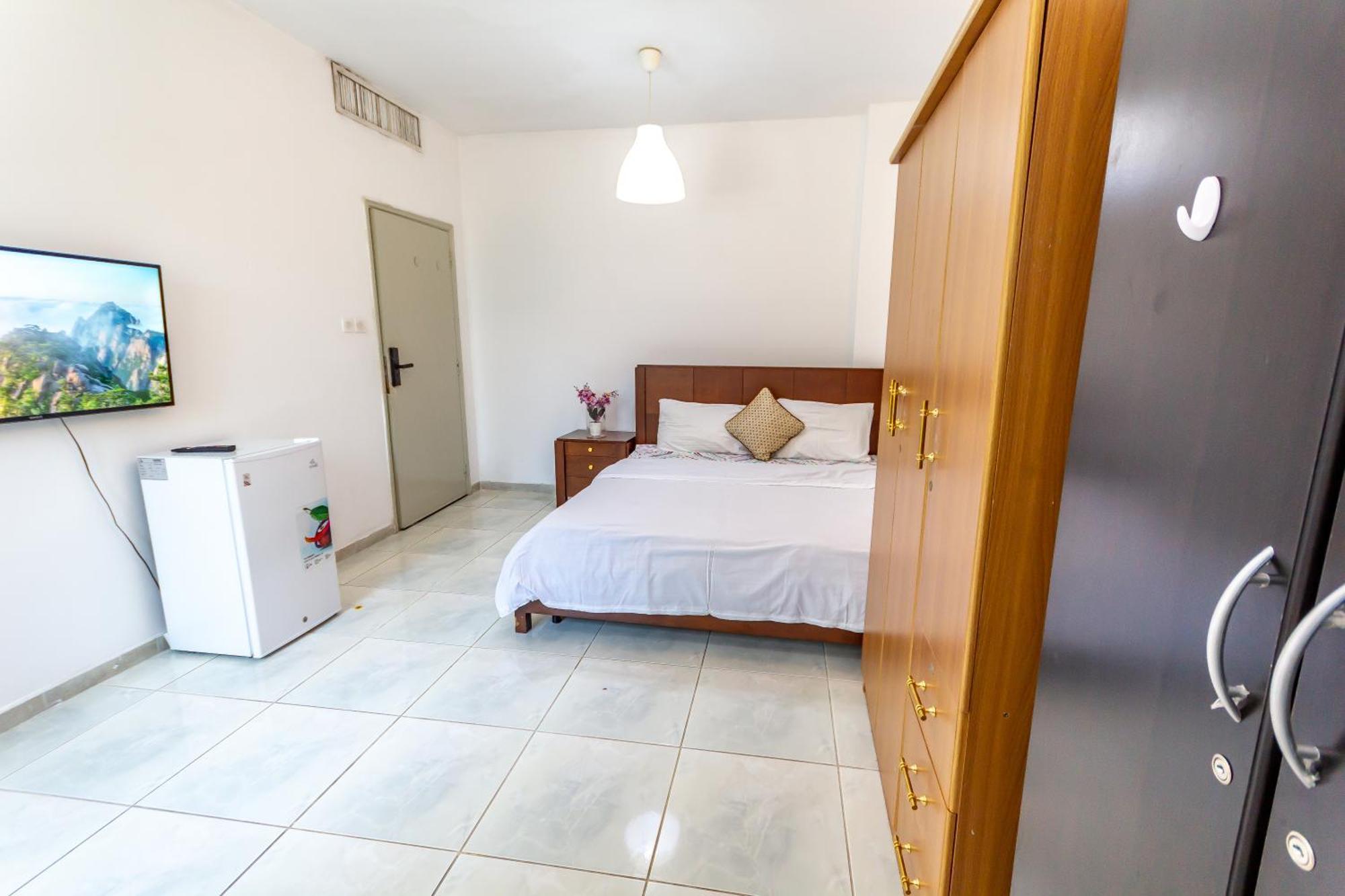 Comfortable Private Rooms In Compound Housing 迪拜 外观 照片